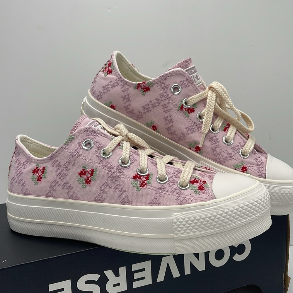 Converse WMNS Platform Sneakers A13660C
CTAS LIFT OX
SUMMIT PINK/VINTAGE WHITE - Picture 7 of 16